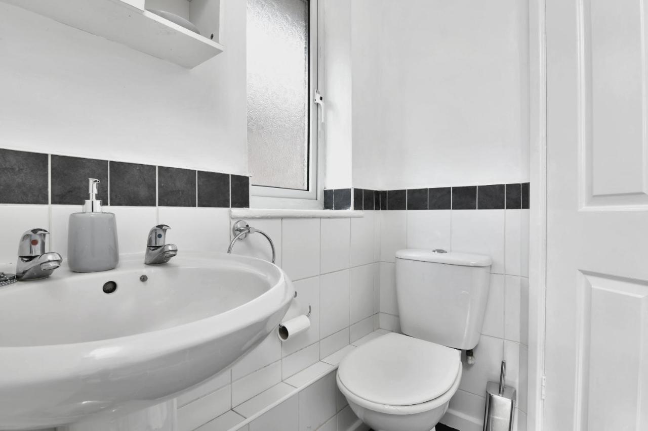Xclusive Living Stay Near Airport & Nec, The Whitecroft Sheldon  Экстерьер фото
