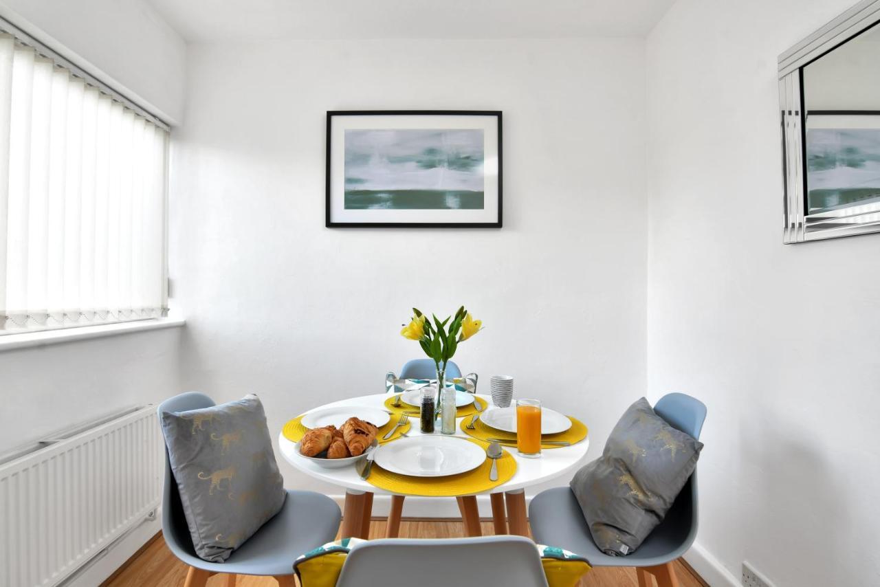 Xclusive Living Stay Near Airport & Nec, The Whitecroft Sheldon  Экстерьер фото
